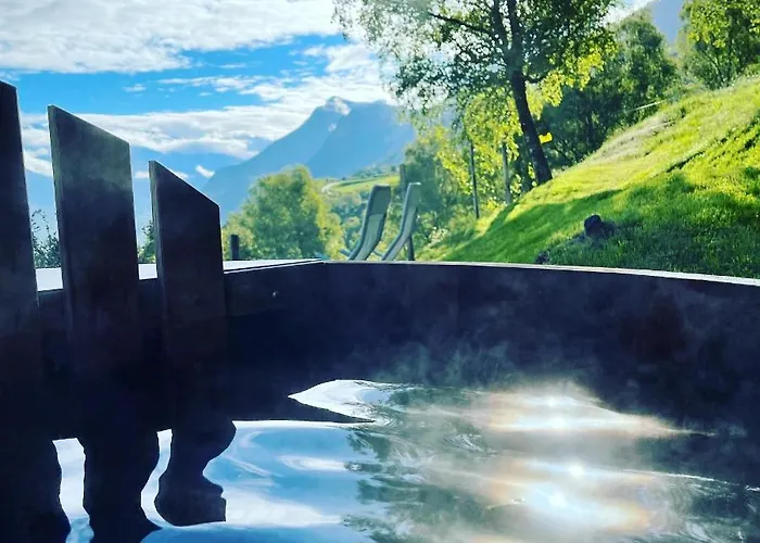 Le Mayen De Lucien Et Therese - Jacuzzi, Valais Grone